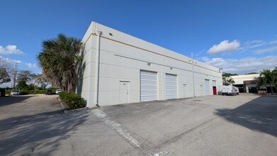 6941 SW 196th Ave, Pembroke Pines, FL for lease Building Photo- Image 2 of 6