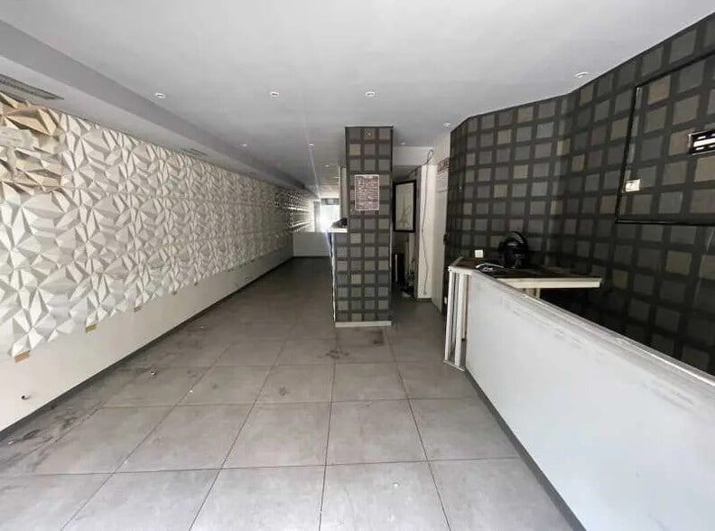 Commerce de détail dans Paris à vendre - Photo intérieure - Image 2 de 14