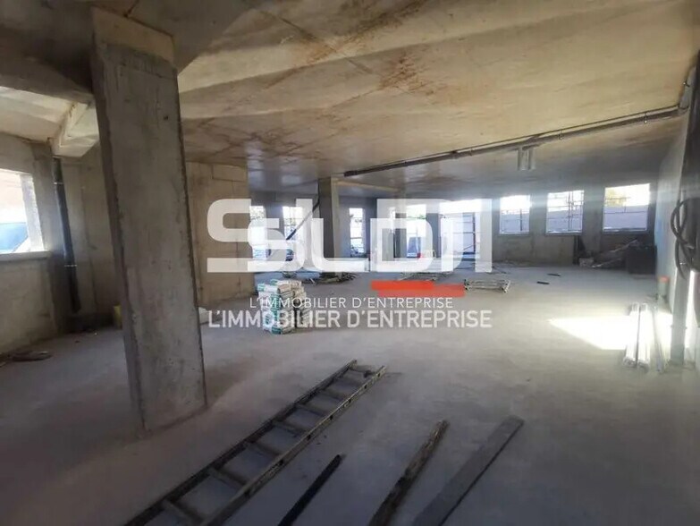 Office in Pont-de-Chéruy for lease - Interior Photo - Image 3 of 6