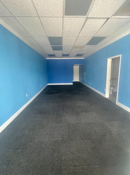 1200 Deltona Blvd, Deltona, FL for lease - Interior Photo - Image 2 of 5