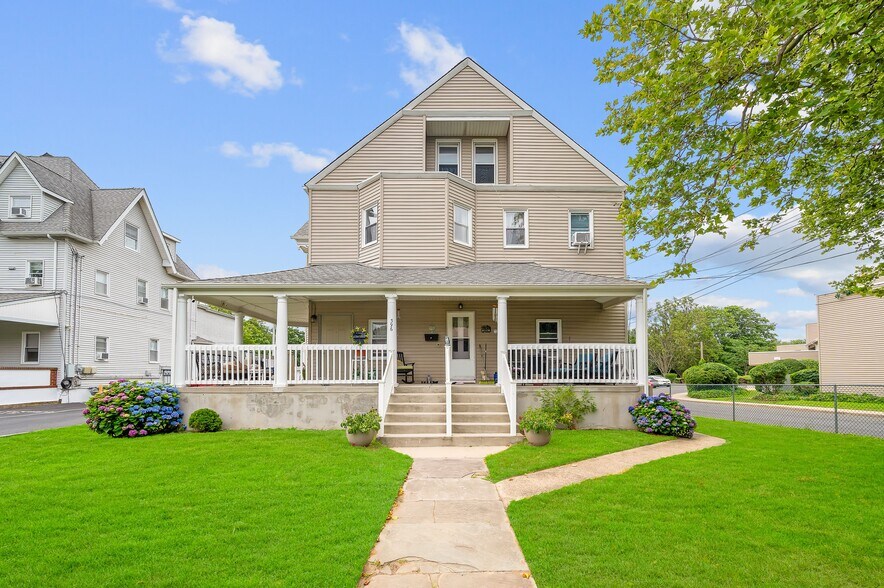 396 2nd Ave, Long Branch, NJ à vendre - Photo du bâtiment - Image 1 de 17