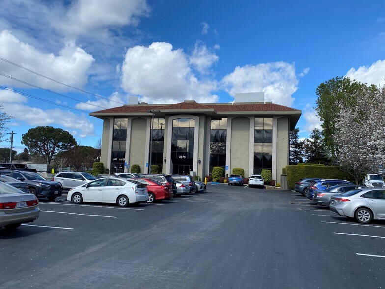 2975 Bowers Ave, Santa Clara, CA à vendre - Photo du bâtiment - Image 2 de 8