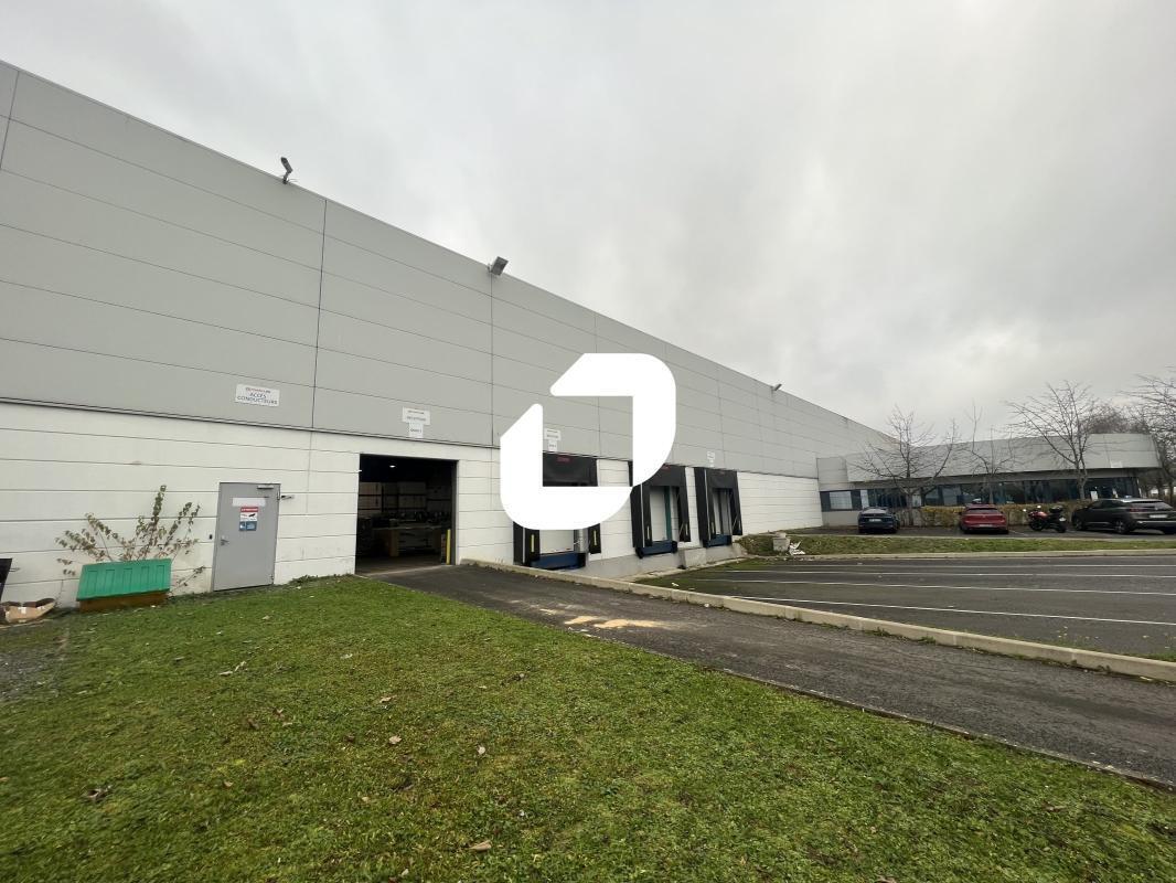 Flex in Lieusaint for lease Building Photo- Image 1 of 9