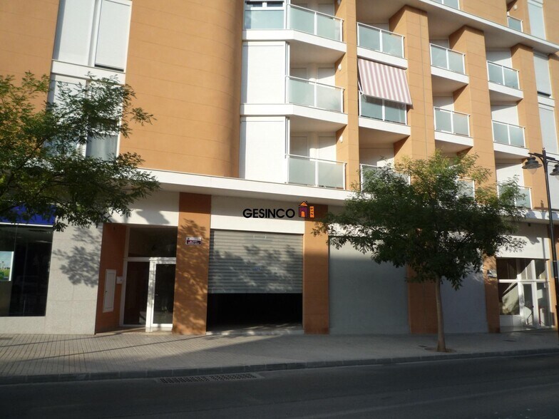 Retail in València for sale - Building Photo - Image 1 of 4