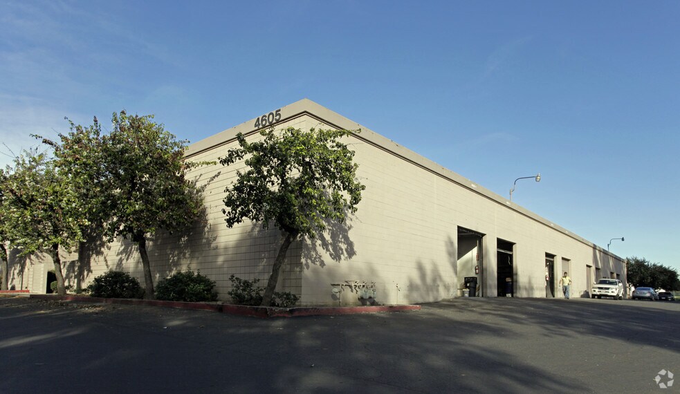 4605 Brooks St, Montclair, CA for sale - Primary Photo - Image 1 of 5