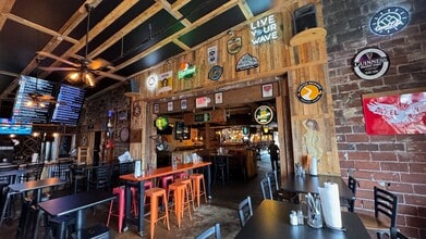 234 SW 5th St, Grants Pass, OR à vendre Photo intérieure- Image 2 de 30