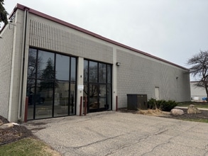 3245 Terminal Dr, Eagan, MN for lease Building Photo- Image 1 of 3