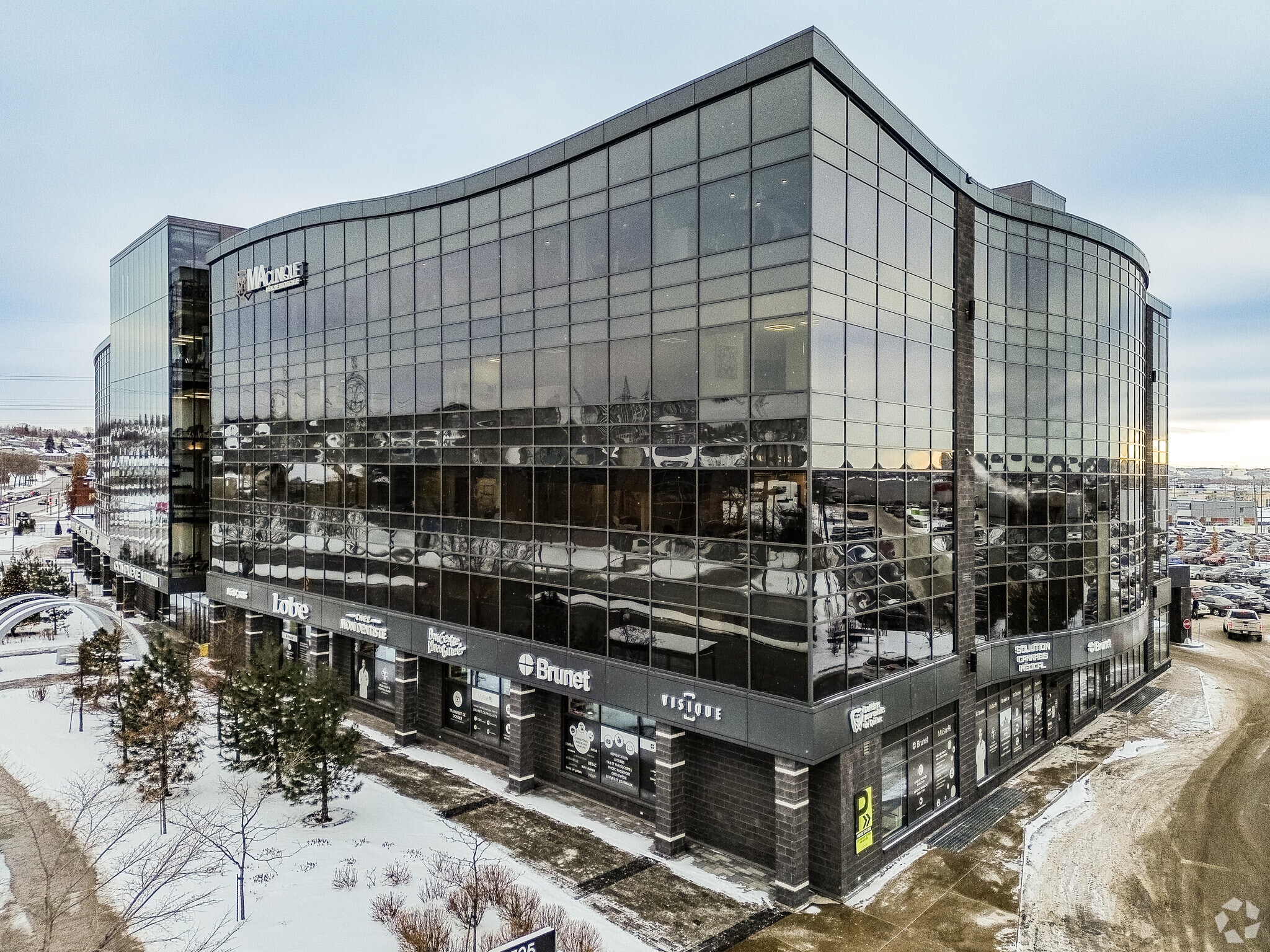 725 Boul Lebourgneuf, Québec, QC for lease Primary Photo- Image 1 of 18