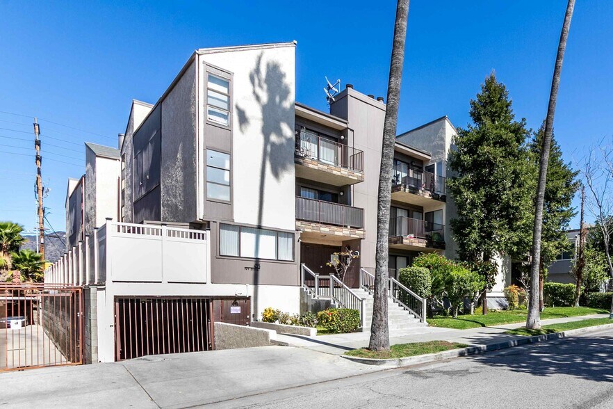 453 Ivy St, Glendale, CA à vendre - Photo du bâtiment - Image 2 de 11