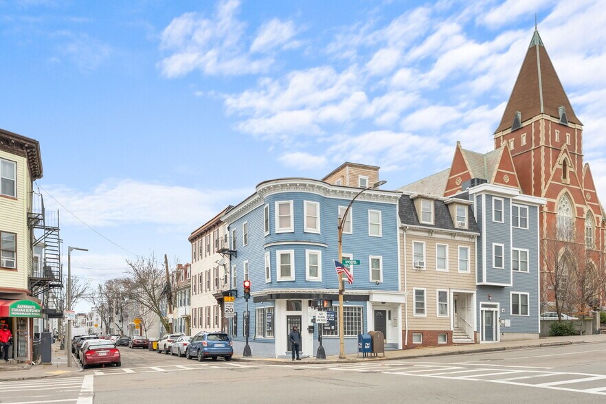 239 Dorchester St, Boston, MA à vendre - Photo du bâtiment - Image 2 de 26