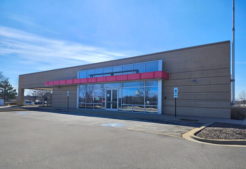 899 N Randall Rd, Batavia, IL à louer - Photo du bâtiment - Image 2 de 7