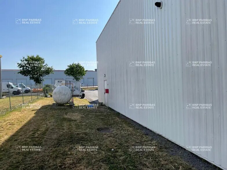 Industrial in Thouaré-sur-Loire for lease - Building Photo - Image 2 of 8