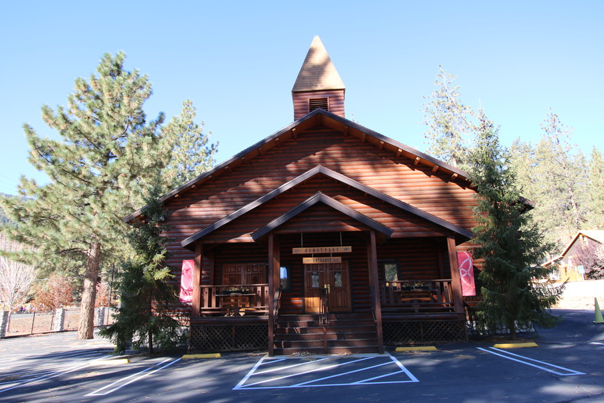 770 State Highway 2, Wrightwood, CA à vendre - Photo du bâtiment - Image 1 de 1