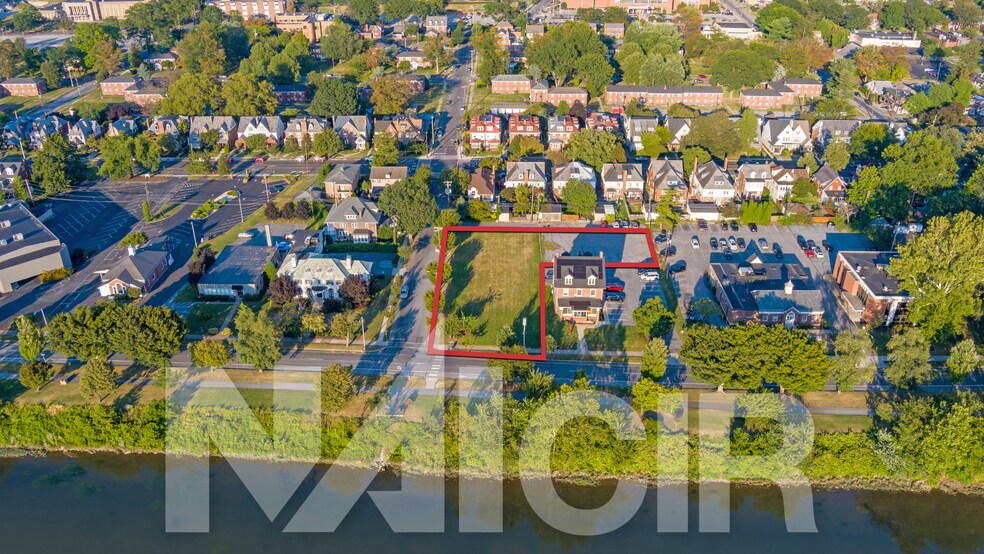 2521 N Front St, Harrisburg, PA à vendre - Photo du bâtiment - Image 3 de 3