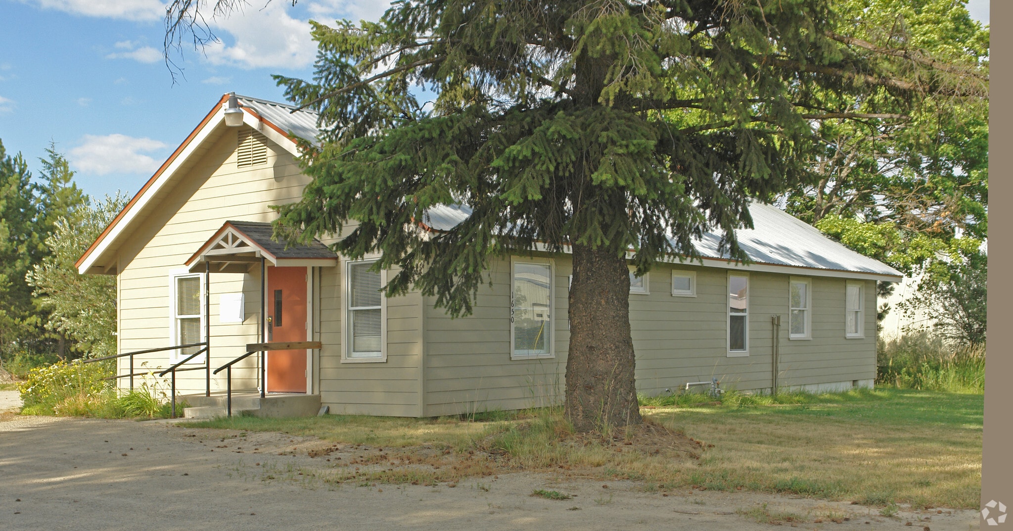 1650 Baldy Mountain Rd, Sandpoint, ID for lease Primary Photo- Image 1 of 3