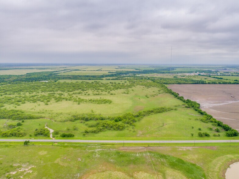 Fm 121, Gunter, TX à vendre - Photo du bâtiment - Image 2 de 7