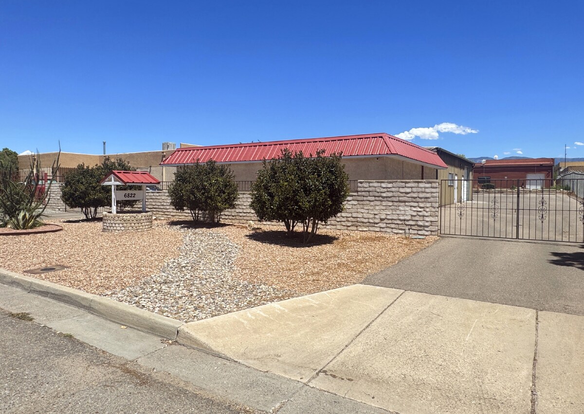 6822 Academy Parkway West NE, Albuquerque, NM à louer Photo du bâtiment- Image 1 de 13