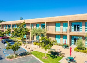9891 Irvine Center Dr, Irvine, CA à louer Photo du bâtiment- Image 1 de 3