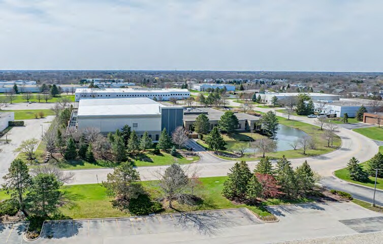 475 Corporate Woods Pky, Vernon Hills, IL for sale - Building Photo - Image 2 of 6