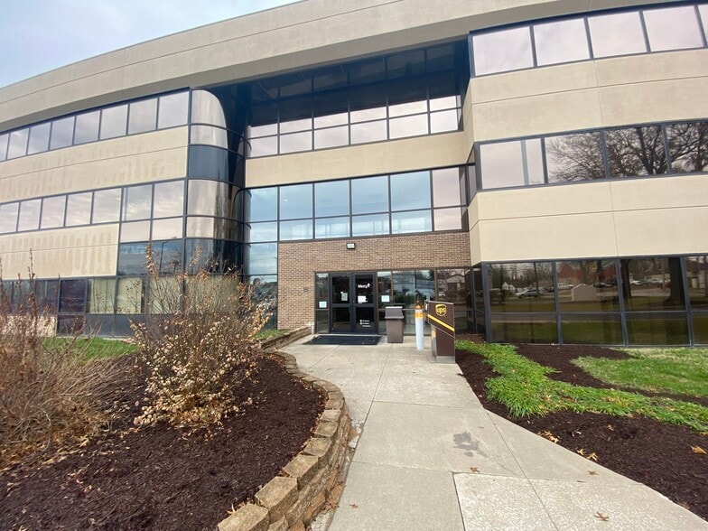 620 S Glenstone Ave, Springfield, MO à vendre - Photo du bâtiment - Image 2 de 27