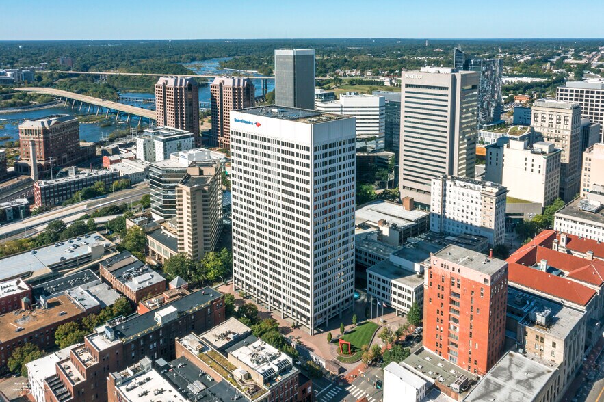 1111 E Main St, Richmond, VA à louer - Photo du bâtiment - Image 3 de 8