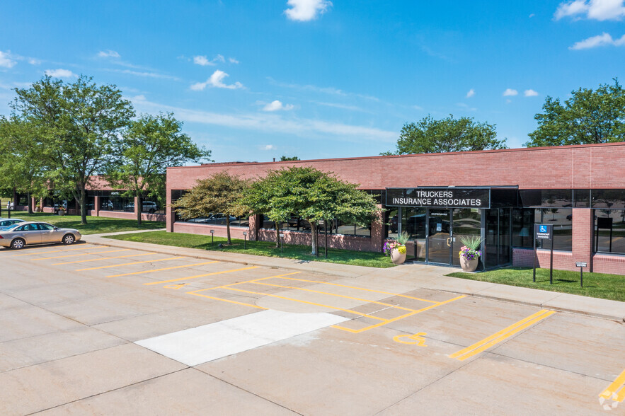 1200-1280 Office Plaza Dr, West Des Moines, IA for lease - Building Photo - Image 1 of 5