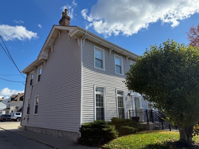 348 College Ave, Beaver, PA for lease - Building Photo - Image 3 of 7