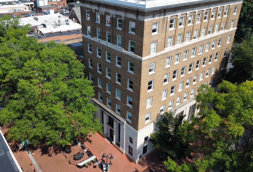 123 E Main St, Charlottesville, VA à louer - Photo du bâtiment - Image 2 de 14