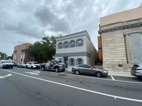 11 N Magnolia Ave, Ocala, FL à louer Photo du bâtiment- Image 1 de 2