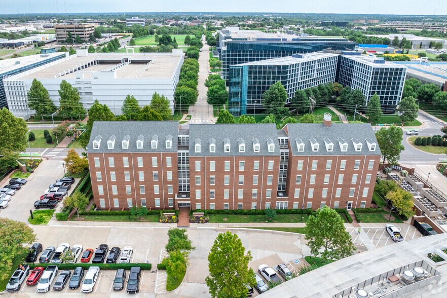 6213 N Classen Blvd, Oklahoma City, OK à vendre - Aérien - Image 2 de 6