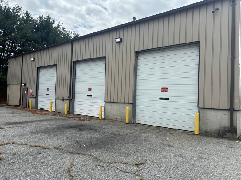 55 Industrial Rd, Cumberland, RI à louer - Photo du bâtiment - Image 3 de 11