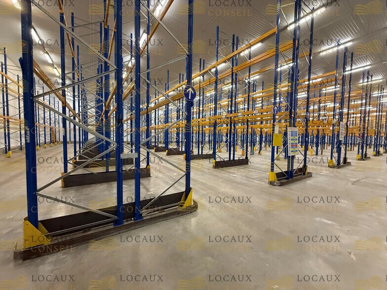 Flex in SAINT-OUEN-L'AUMONE for lease - Interior Photo - Image 2 of 13