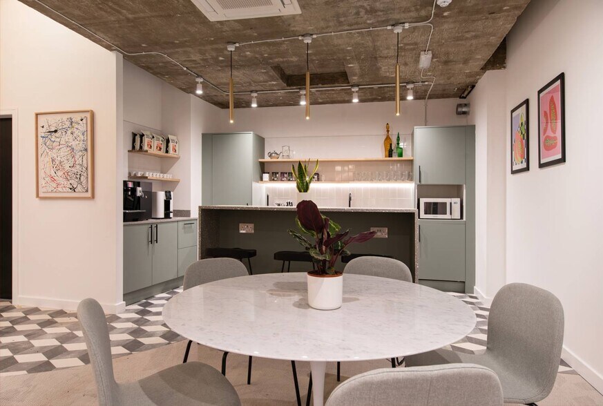 6-7 St Johns Ln, Londres à louer - Photo du bâtiment - Image 3 de 18