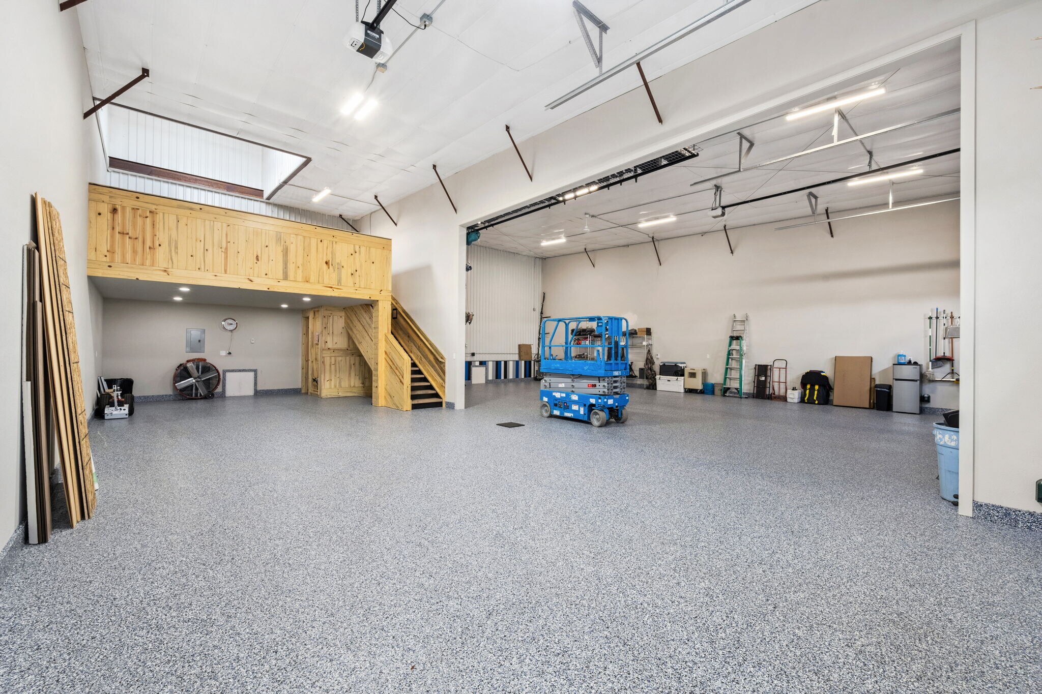 341 1st Street Condos G2 & G3 portefeuille de 2 propriétés à vendre sur LoopNet.ca Photo du bâtiment- Image 1 de 22