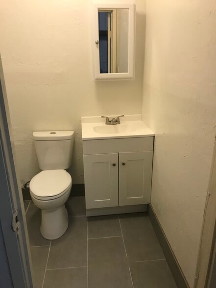 537-541 Railroad Ave, South San Francisco, CA for lease - Building Photo - Image 3 of 3