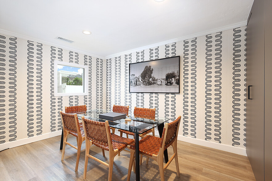 1306 Park Ave, Newport Beach, CA à louer - Photo du bâtiment - Image 3 de 6