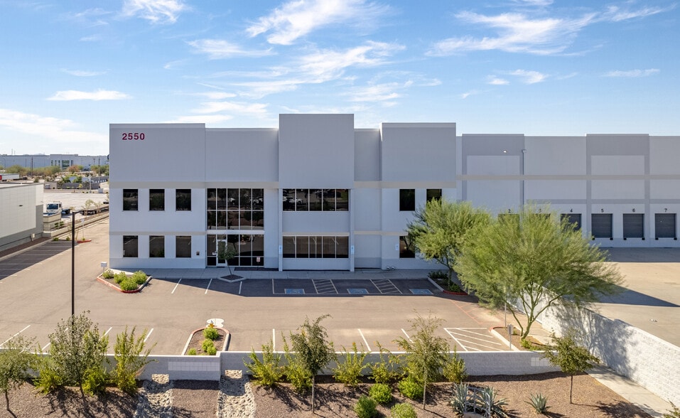 2550 S 51st Ave, Phoenix, AZ for lease - Building Photo - Image 3 of 4
