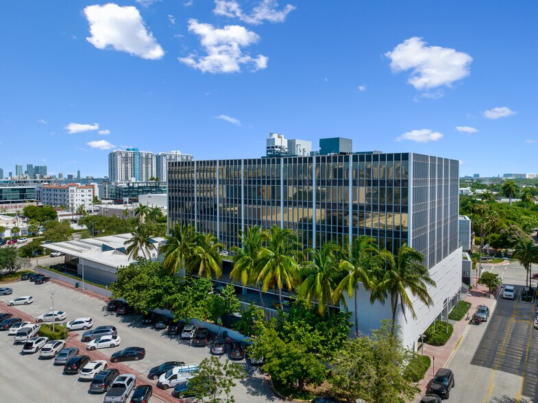 1680 michigan Ave, Miami Beach, FL à louer - Photo du bâtiment - Image 3 de 3