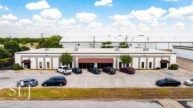 Plus de détails pour 3007 Pleasant Valley Ln, Arlington, TX - Industriel à vendre
