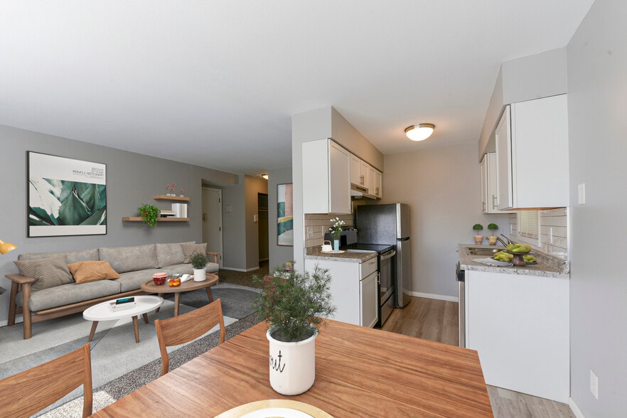 3018 30th Ave S, Minneapolis, MN à vendre - Photo du bâtiment - Image 2 de 14
