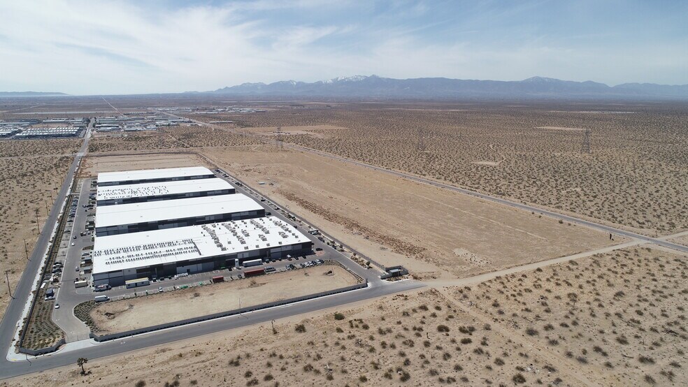9841 Bartlett Ave, Adelanto, CA à vendre - Aérien - Image 2 de 5