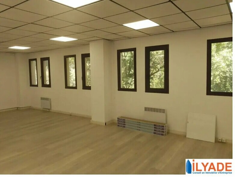 5 Avenue De Saint Menet, Marseille for lease - Building Photo - Image 2 of 2