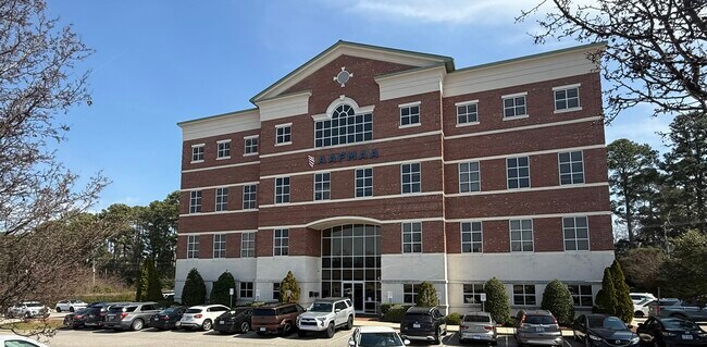 Plus de détails pour 639 Executive Pl, Fayetteville, NC - Bureau à louer