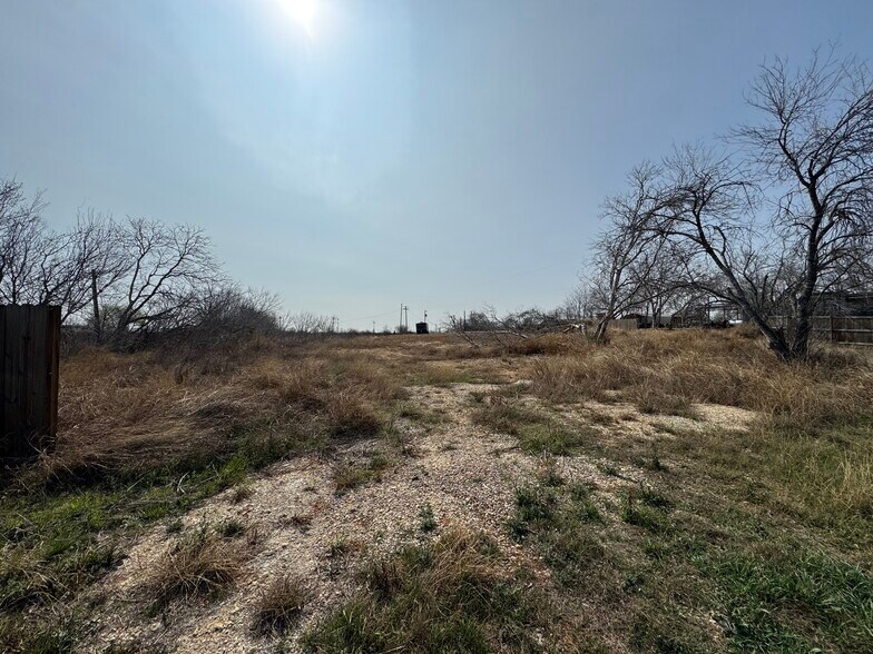 13080 Laguna Rd, San Antonio, TX à vendre - Photo du bâtiment - Image 3 de 23
