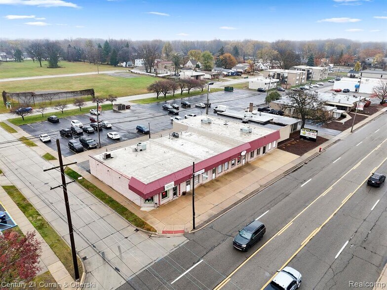 30958-30960 Ford Rd, Garden City, MI à louer - Photo du bâtiment - Image 1 de 12