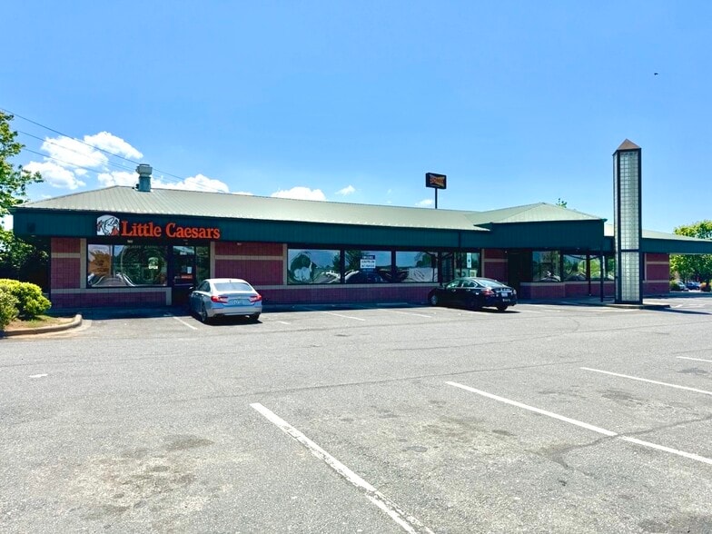 821 S Lafayette St, Shelby, NC for lease - Building Photo - Image 1 of 6