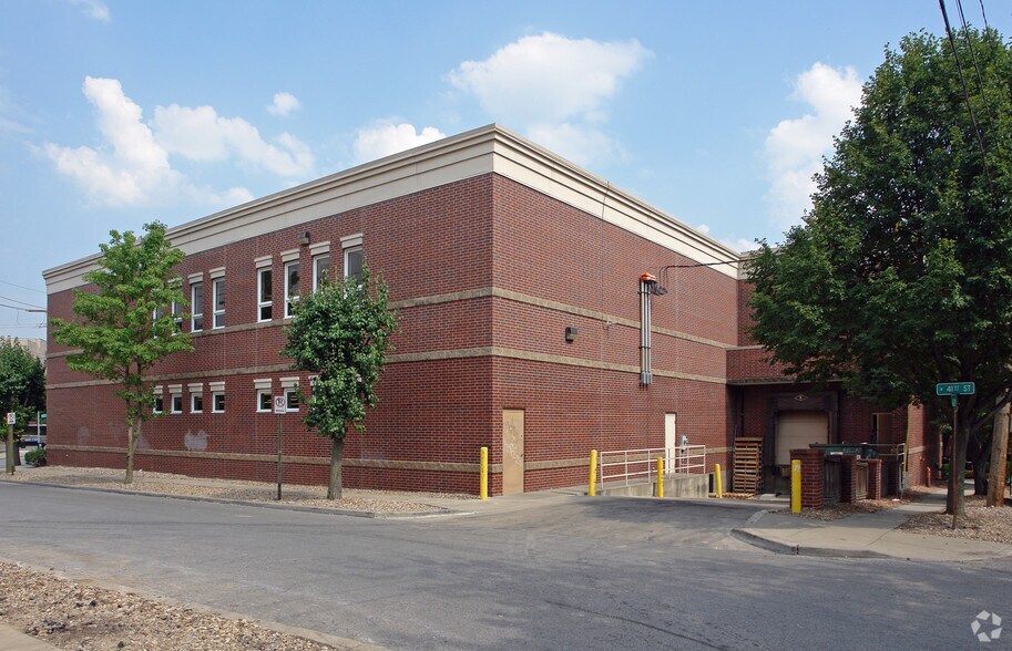 4100 Main St, Kansas City, MO à louer - Photo du bâtiment - Image 2 de 9