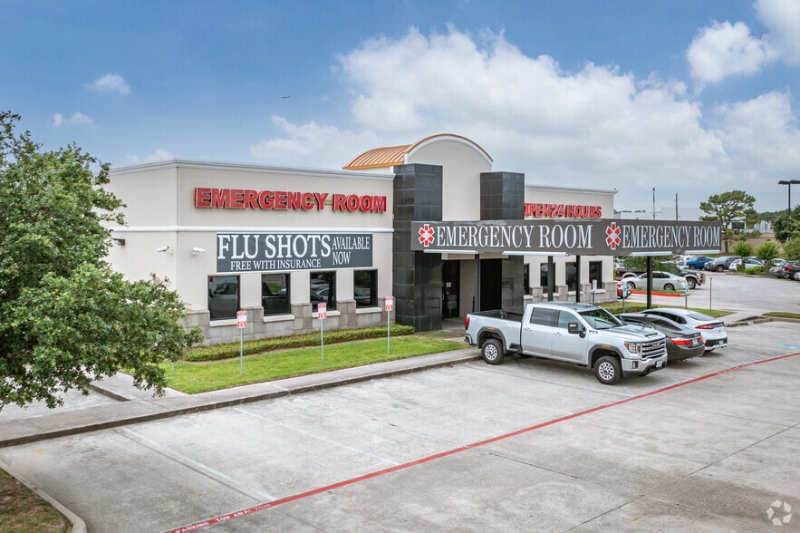 837 Cypress Creek Pkwy, Houston, TX à louer - Photo du bâtiment - Image 1 de 2