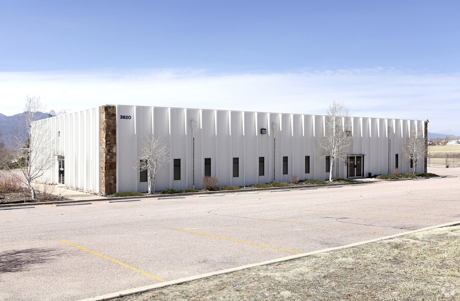 3820 Hancock Expy, Colorado Springs, CO for lease - Building Photo - Image 2 of 3