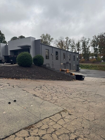 8609 Jersey Ct, Raleigh, NC for lease - Building Photo - Image 2 of 7